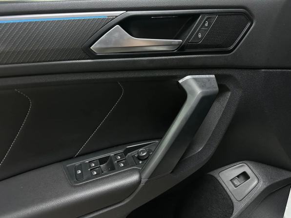 Volkswagen Tiguan II Рестайлинг с пробегом 2021 года, цена 3 899 000 рублей, 88147 км, внедорожник, Автокод Объявления