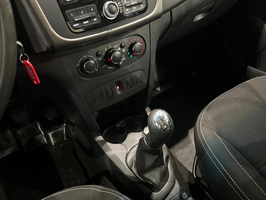 Renault Logan II Санкт-Петербург  - изображение 19