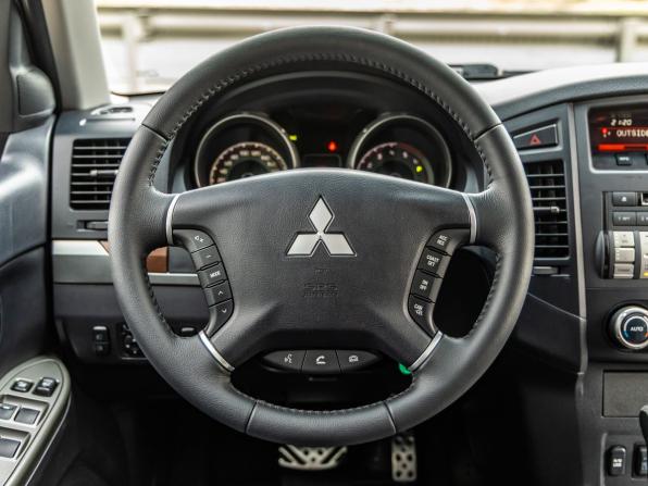 Mitsubishi Pajero IV Рестайлинг 1 с пробегом 2011 года, цена 2 348 000 рублей, 197309 км, внедорожник, Автокод Объявления