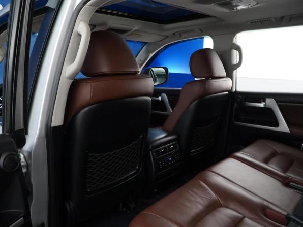 Toyota Land Cruiser 200 Series Рестайлинг 2 с пробегом 2016 года, цена 4 949 700 рублей, 219303 км, внедорожник, Автокод Объявления