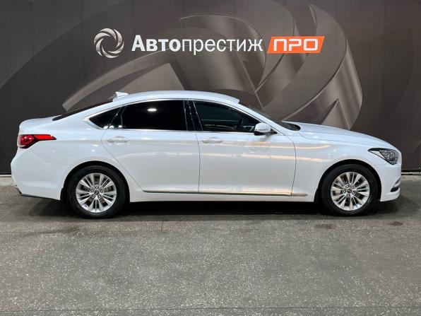 Hyundai Genesis II с пробегом 2015 года, цена 1 650 000 рублей, 208633 км, седан, Автокод Объявления