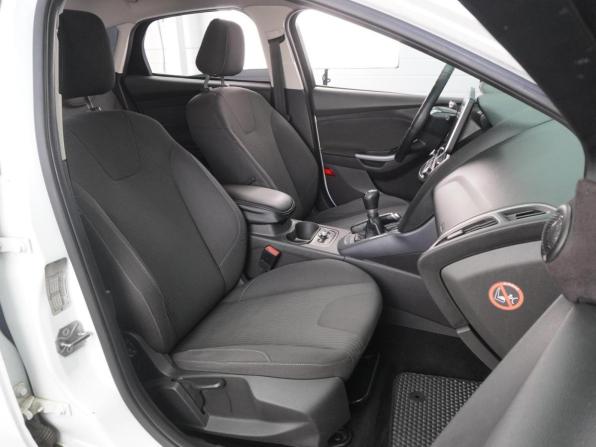 Ford Focus III с пробегом 2013 года, цена 689 000 рублей, 277074 км, хэтчбек, Автокод Объявления