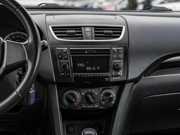Suzuki Swift IV с пробегом 2011 года, цена 662 000 рублей, 221943 км, хэтчбек, Автокод Объявления