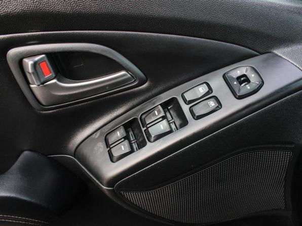 Hyundai ix35 I Рестайлинг с пробегом 2015 года, цена 1 150 000 рублей, 188000 км, внедорожник, Автокод Объявления