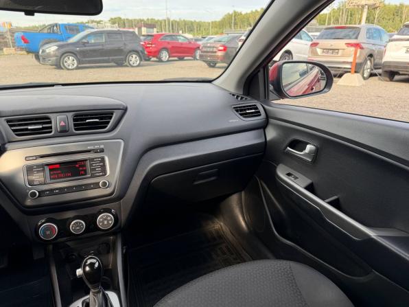 Kia Rio III Рестайлинг с пробегом 2015 года, цена 825 000 рублей, 241036 км, седан, Автокод Объявления