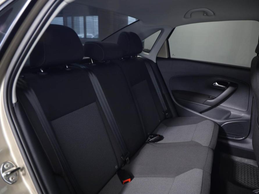 Volkswagen Polo V Рестайлинг Санкт-Петербург  - изображение 18