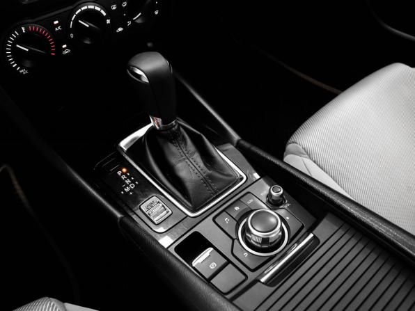 Mazda 3 III (BM) Рестайлинг с пробегом 2017 года, цена 1 669 000 рублей, 119491 км, седан, Автокод Объявления