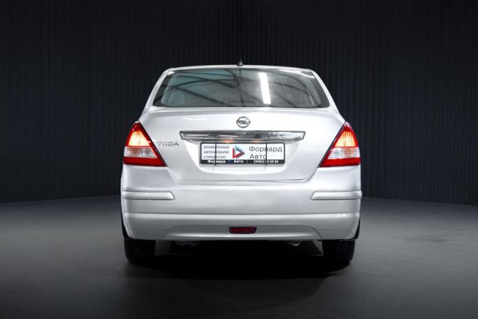 Nissan Tiida I Рестайлинг с пробегом 2010 года, цена 735 000 рублей, 193874 км, седан, Автокод Объявления