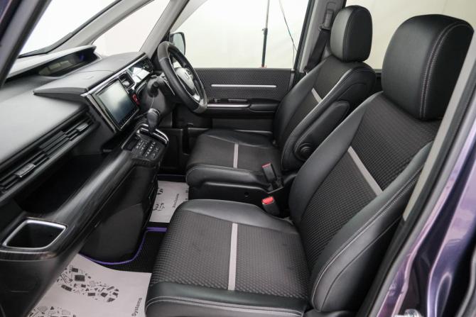 Honda Stepwgn V с пробегом 2017 года, цена 2 149 000 рублей, 109950 км, минивэн, Автокод Объявления