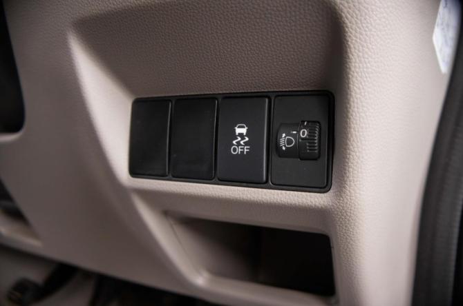 Honda Stepwgn V с пробегом 2015 года, цена 1 899 000 рублей, 82000 км, минивэн, Автокод Объявления