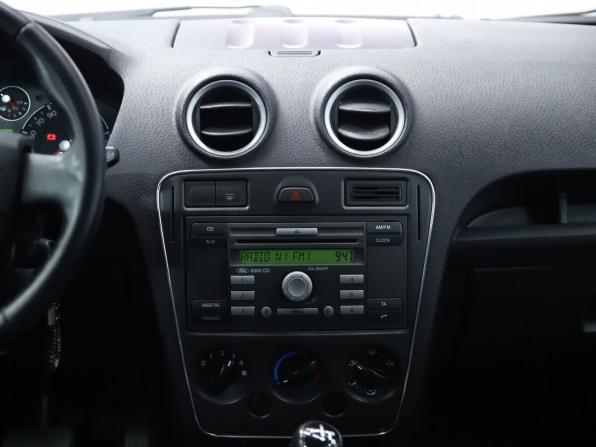 Ford Fusion I Рестайлинг с пробегом 2007 года, цена 330 000 рублей, 183700 км, хэтчбек, Автокод Объявления