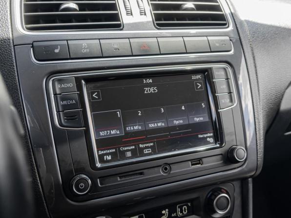 Volkswagen Polo V Рестайлинг с пробегом 2019 года, цена 1 430 000 рублей, 133309 км, седан, Автокод Объявления