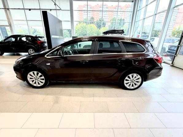 Opel Astra J Рестайлинг с пробегом 2014 года, цена 878 000 рублей, 143960 км, универсал, Автокод Объявления