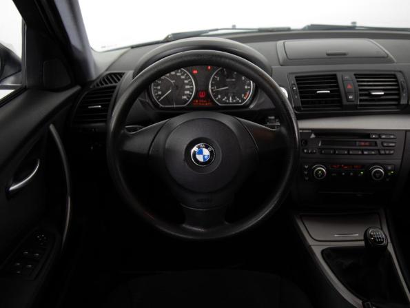 BMW 1 серии I (E81/E82/E87/E88) Рестайлинг с пробегом 2009 года, цена 799 000 рублей, 303132 км, хэтчбек, Автокод Объявления