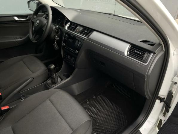 Skoda Rapid I Рестайлинг с пробегом 2019 года, цена 999 000 рублей, 112000 км, лифтбек, Автокод Объявления