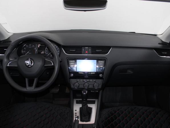 Skoda Octavia III (A7) Рестайлинг с пробегом 2017 года, цена 1 699 900 рублей, 130402 км, лифтбек, Автокод Объявления