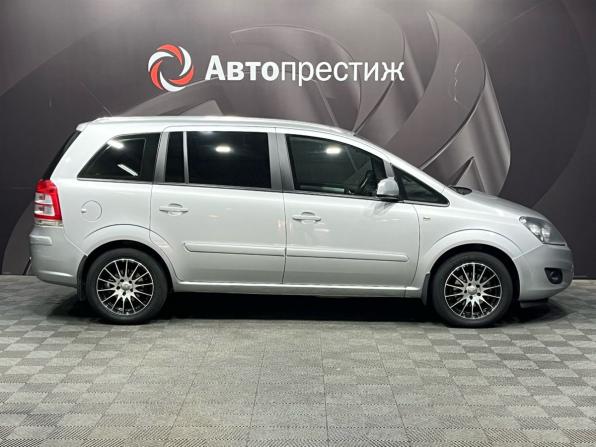 Opel Zafira B Рестайлинг с пробегом 2013 года, цена 640 000 рублей, 184000 км, компактвэн, Автокод Объявления