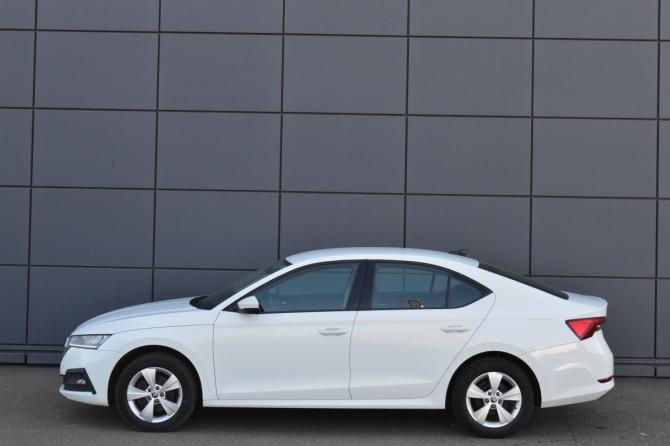 Skoda Octavia IV (A8) с пробегом 2021 года, цена 2 200 000 рублей, 131500 км, лифтбек, Автокод Объявления