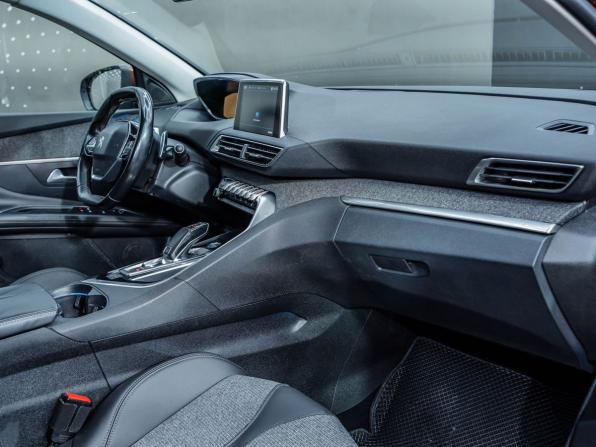 Peugeot 3008 II с пробегом 2018 года, цена 1 577 000 рублей, 233000 км, внедорожник, Автокод Объявления