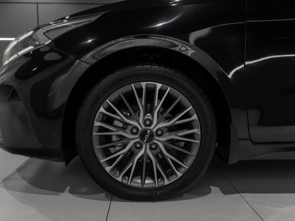 Kia Cerato IV Рестайлинг с пробегом 2022 года, цена 2 395 000 рублей, 106646 км, седан, Автокод Объявления
