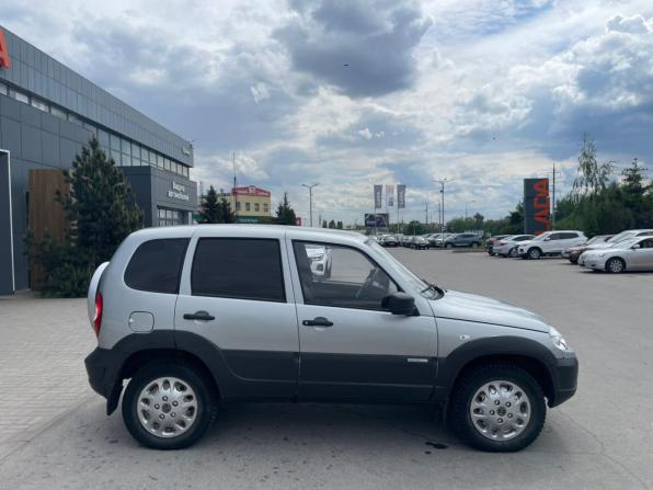 Chevrolet Niva I Рестайлинг с пробегом 2015 года, цена 650 000 рублей, 80000 км, внедорожник, Автокод Объявления
