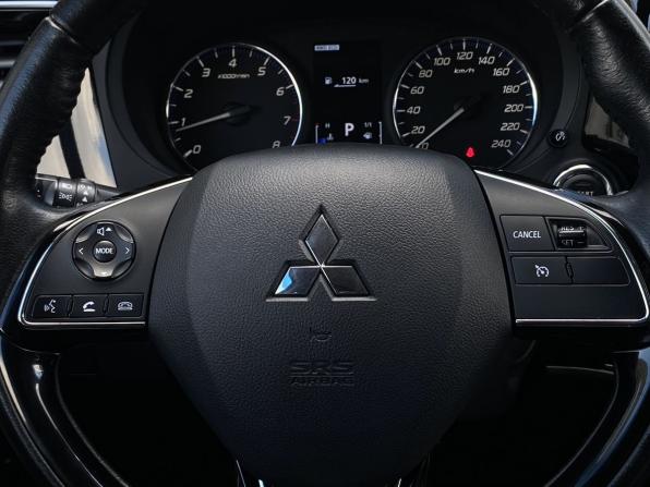 Mitsubishi Outlander III Рестайлинг 2 с пробегом 2017 года, цена 1 599 000 рублей, 235190 км, внедорожник, Автокод Объявления