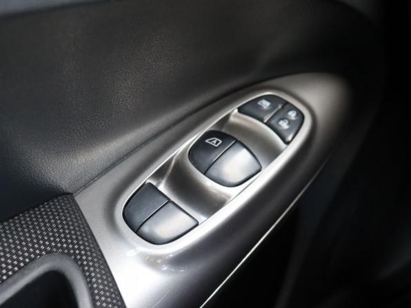 Nissan Juke I с пробегом 2013 года, цена 950 000 рублей, 156151 км, внедорожник, Автокод Объявления