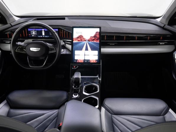 Geely Atlas II с пробегом 2024 года, цена 2 870 000 рублей, 38006 км, внедорожник, Автокод Объявления