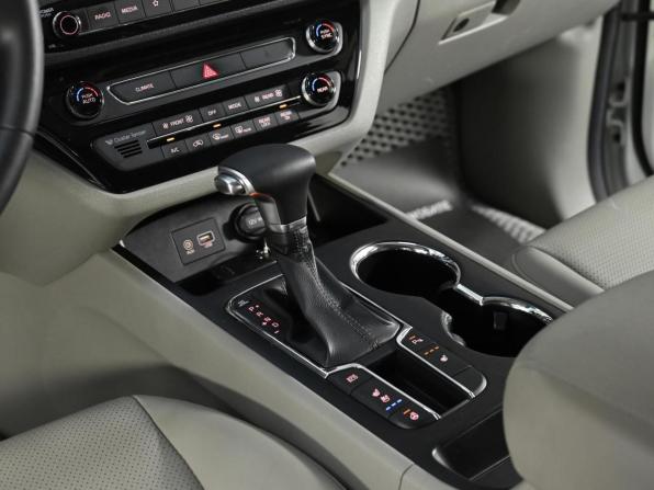 Kia Carnival III с пробегом 2018 года, цена 2 349 000 рублей, 109000 км, минивэн, Автокод Объявления