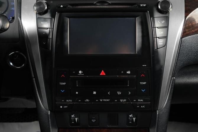 Toyota Camry VII (XV50) Рестайлинг с пробегом 2015 года, цена 1 899 000 рублей, 200000 км, седан, Автокод Объявления