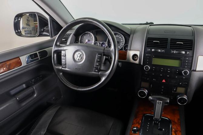 Volkswagen Touareg I Рестайлинг с пробегом 2010 года, цена 1 379 000 рублей, 255300 км, внедорожник, Автокод Объявления