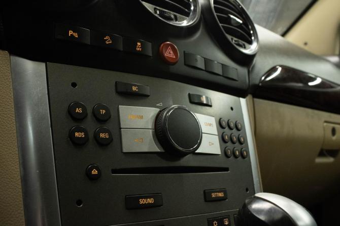 Opel Antara I Рестайлинг с пробегом 2013 года, цена 967 000 рублей, 247365 км, внедорожник, Автокод Объявления