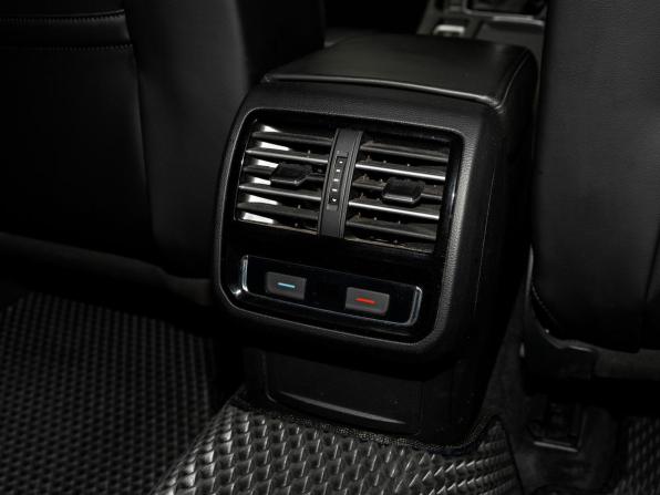 Volkswagen Passat B8 с пробегом 2017 года, цена 1 690 000 рублей, 162850 км, универсал, Автокод Объявления