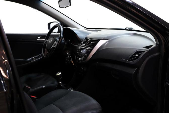 Hyundai Solaris I Рестайлинг с пробегом 2015 года, цена 798 000 рублей, 198000 км, хэтчбек, Автокод Объявления