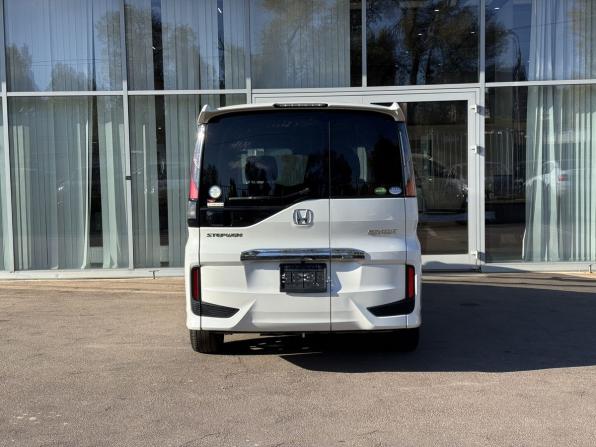 Honda Stepwgn V Рестайлинг с пробегом 2019 года, цена 2 250 000 рублей, 117469 км, минивэн, Автокод Объявления