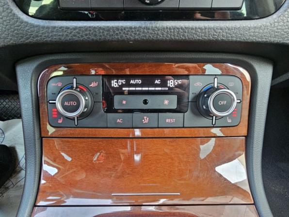 Volkswagen Touareg II с пробегом 2011 года, цена 1 850 000 рублей, 247508 км, внедорожник, Автокод Объявления