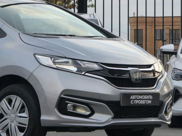 Honda Fit III Рестайлинг с пробегом 2018 года, цена 1 070 000 рублей, 109565 км, хэтчбек, Автокод Объявления