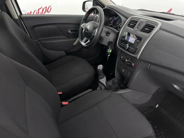 Renault Logan II Рестайлинг с пробегом 2019 года, цена 735 000 рублей, 131111 км, седан, Автокод Объявления