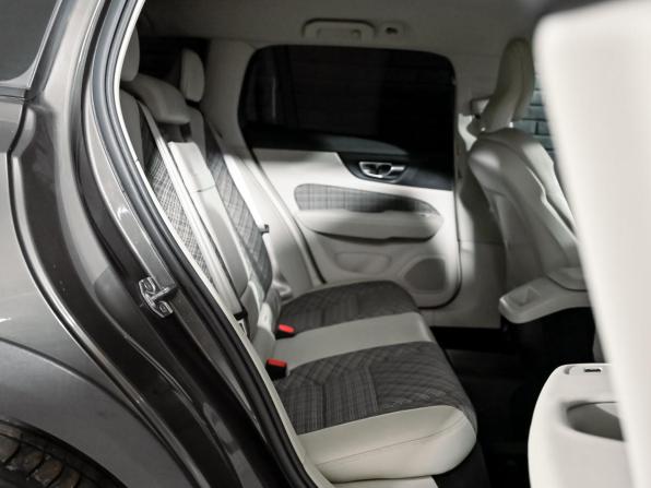 Volvo V60 Cross Country II с пробегом 2020 года, цена 4 000 000 рублей, 110887 км, универсал, Автокод Объявления