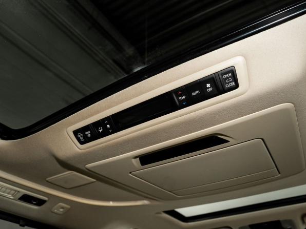 Toyota Alphard III Рестайлинг с пробегом 2018 года, цена 3 765 000 рублей, 200613 км, минивэн, Автокод Объявления