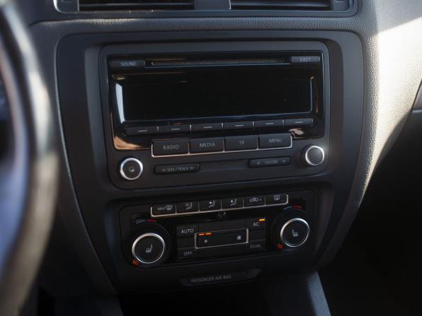Volkswagen Jetta VI с пробегом 2012 года, цена 780 000 рублей, 270263 км, седан, Автокод Объявления