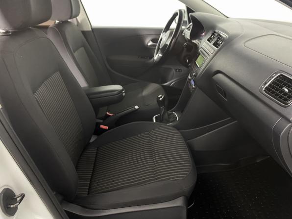 Volkswagen Polo V с пробегом 2015 года, цена 899 000 рублей, 108000 км, седан, Автокод Объявления