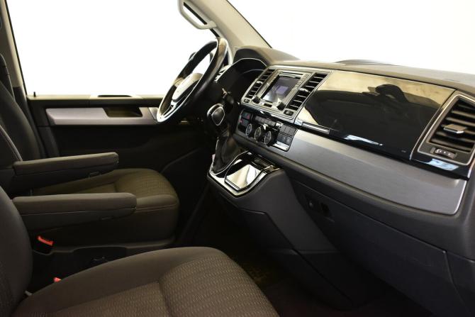 Volkswagen Multivan T6 с пробегом 2018 года, цена 3 950 000 рублей, 129885 км, минивэн, Автокод Объявления
