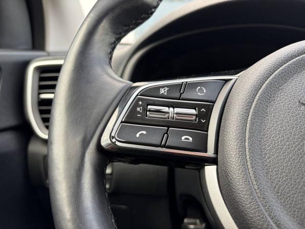Kia Sportage IV Рестайлинг с пробегом 2019 года, цена 2 245 000 рублей, 63000 км, внедорожник, Автокод Объявления