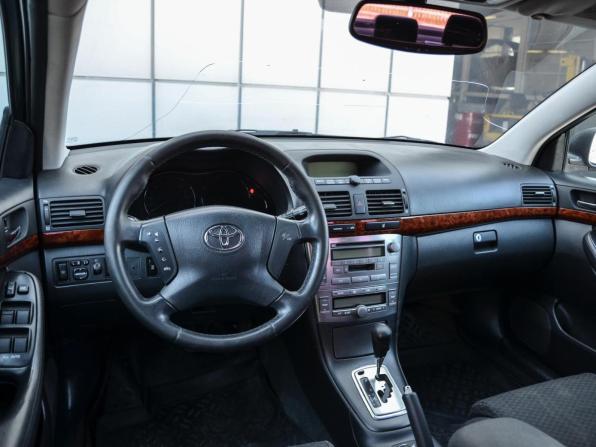 Toyota Avensis II с пробегом 2005 года, цена 745 000 рублей, 241286 км, седан, Автокод Объявления
