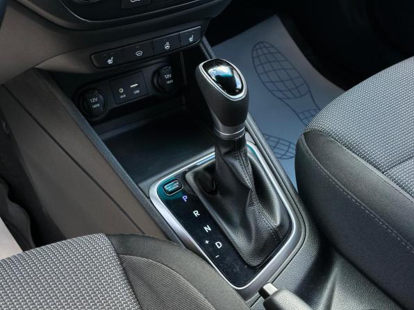 Hyundai Solaris II с пробегом 2018 года, цена 1 370 000 рублей, 133145 км, седан, Автокод Объявления