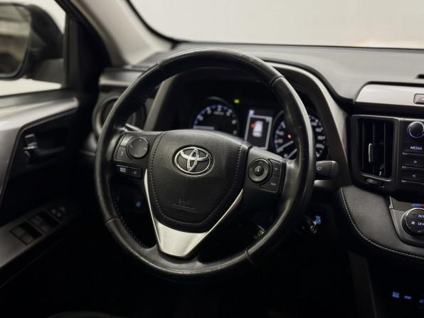 Toyota RAV4 IV (XA40) Рестайлинг с пробегом 2016 года, цена 2 720 000 рублей, 100494 км, внедорожник, Автокод Объявления