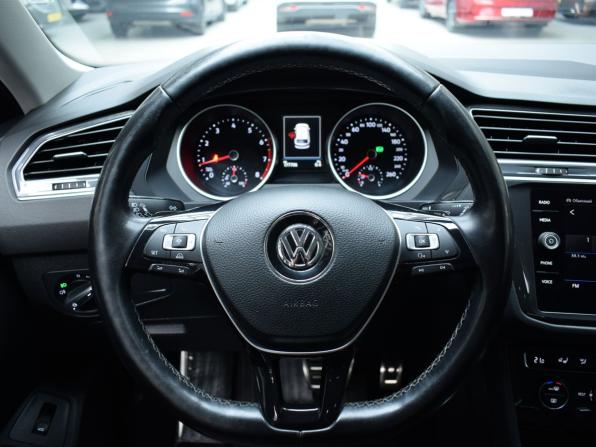 Volkswagen Tiguan II с пробегом 2018 года, цена 2 213 000 рублей, 177703 км, внедорожник, Автокод Объявления