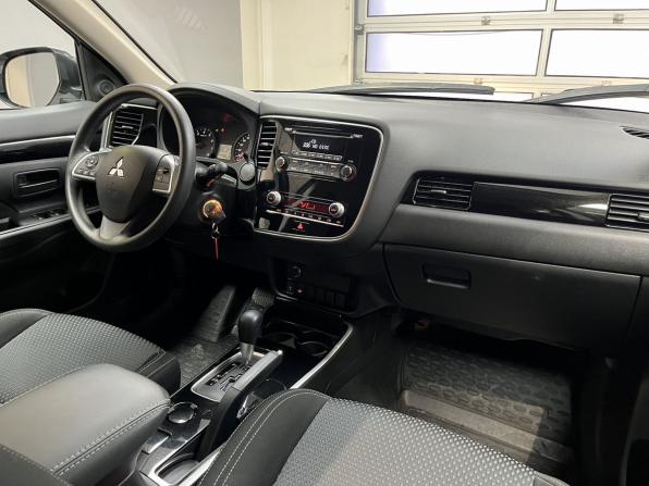 Mitsubishi Outlander III Рестайлинг 3 с пробегом 2020 года, цена 2 359 000 рублей, 32218 км, внедорожник, Автокод Объявления
