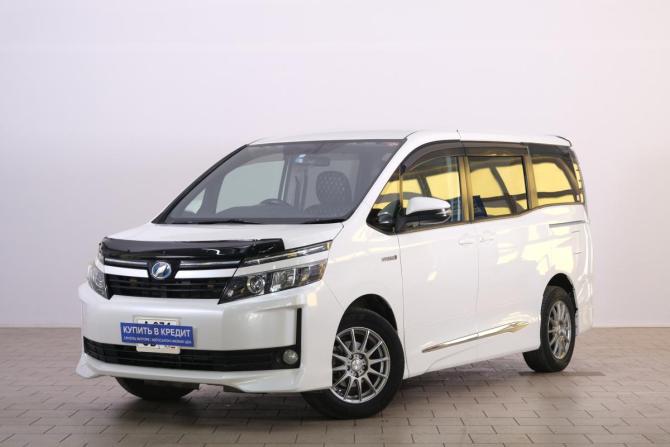 Toyota Voxy III (R80) с пробегом 2014 года, цена 2 129 000 рублей, 150000 км, минивэн, Автокод Объявления